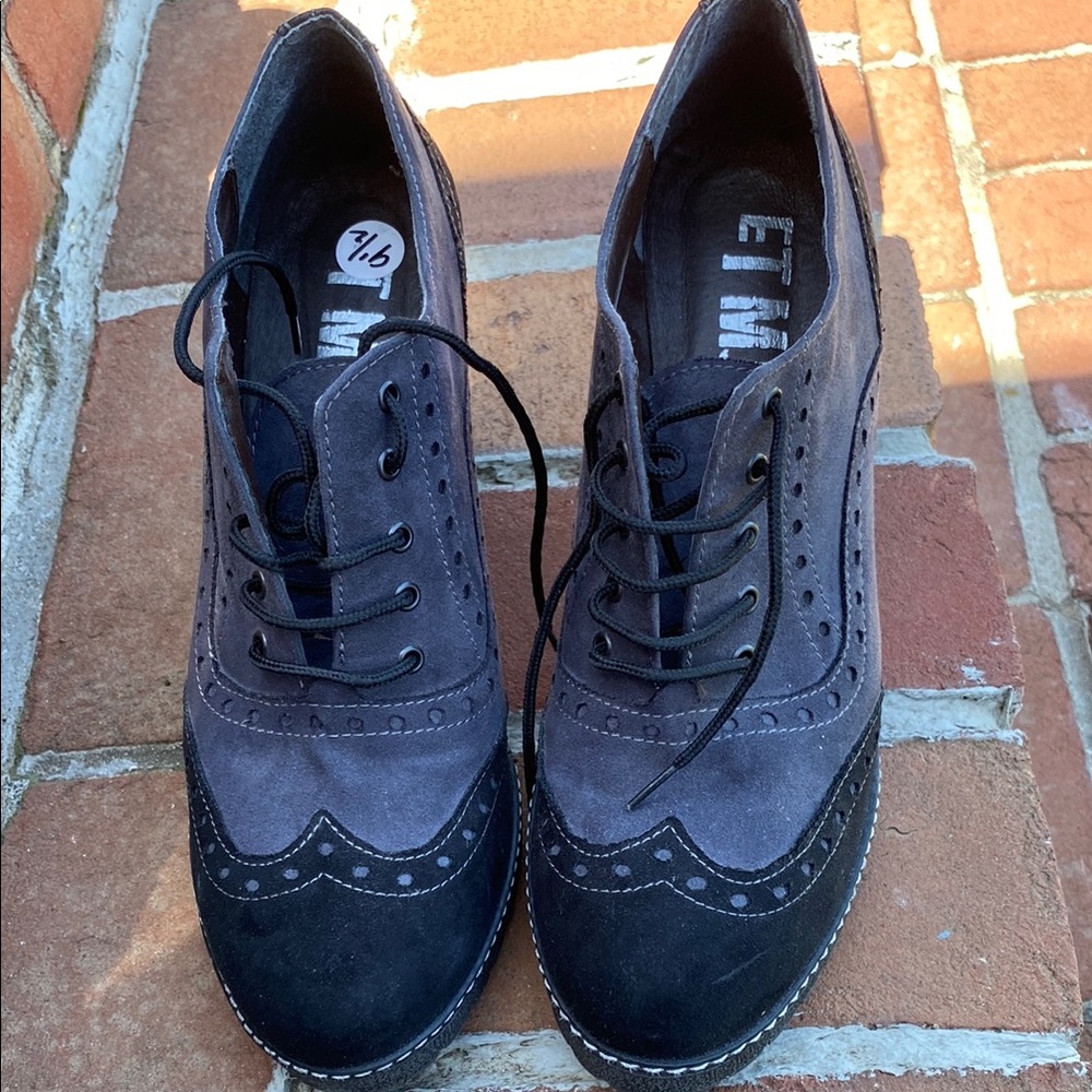 Black and Blue Heeled Shoes with Classic Design